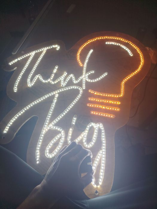 Niyonlar yasaymiz kimga kirak bulsa yasab biramiz