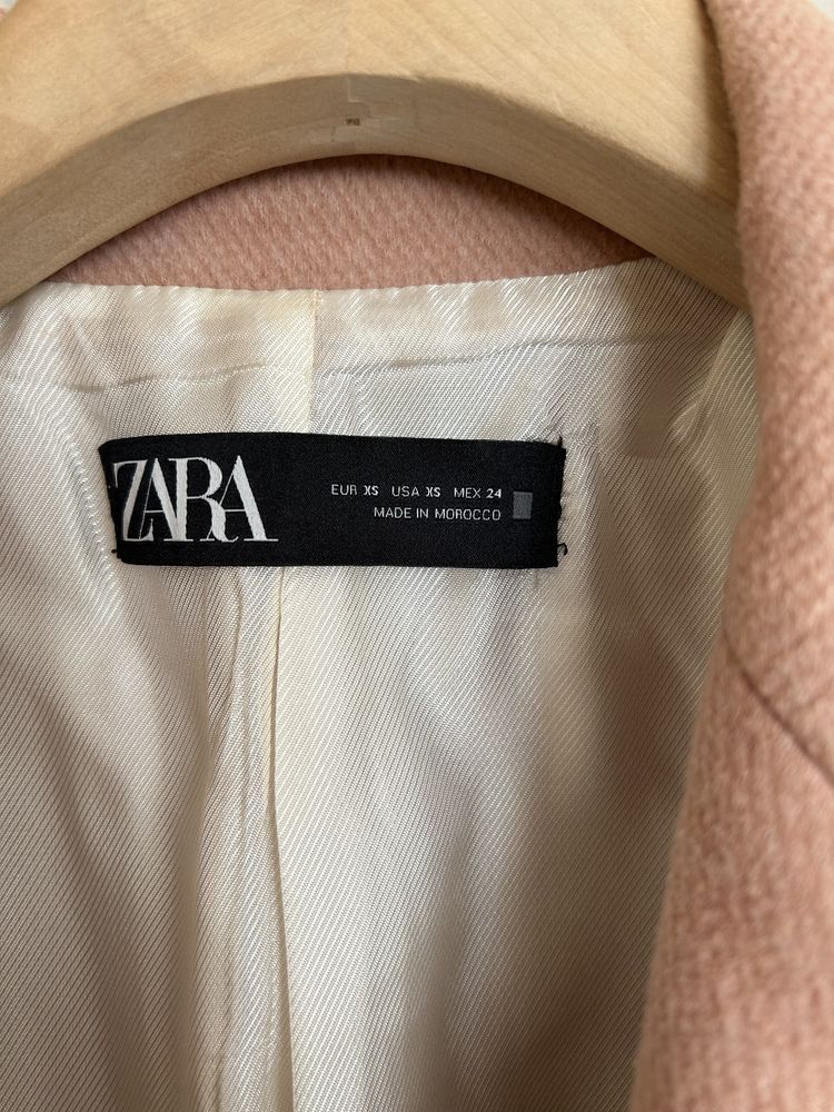 Продавам палто Zara
