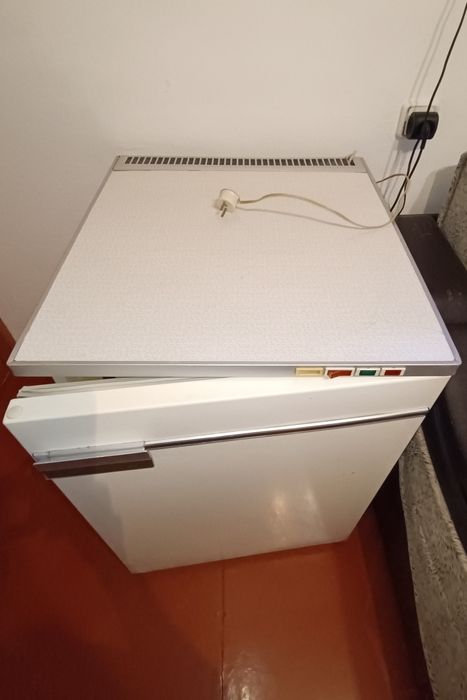 Продам морозильник Бирюса