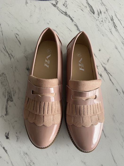 Saboti si mocasini si manechin