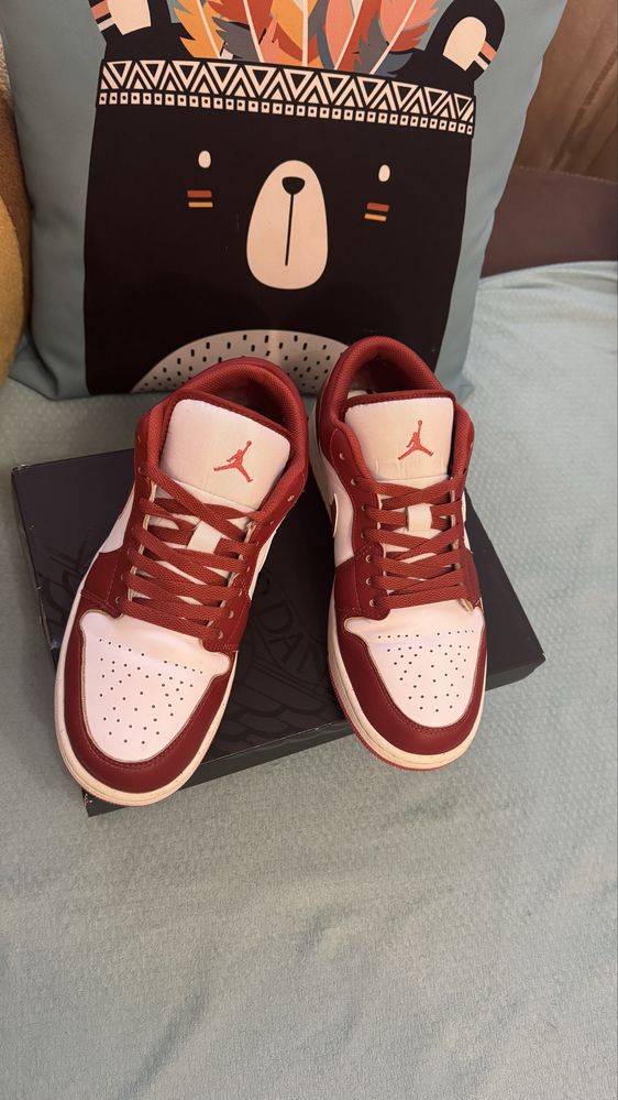 Оригинални маратонки/кецове Air Jordan 1 Low SE номер 42.5/27см