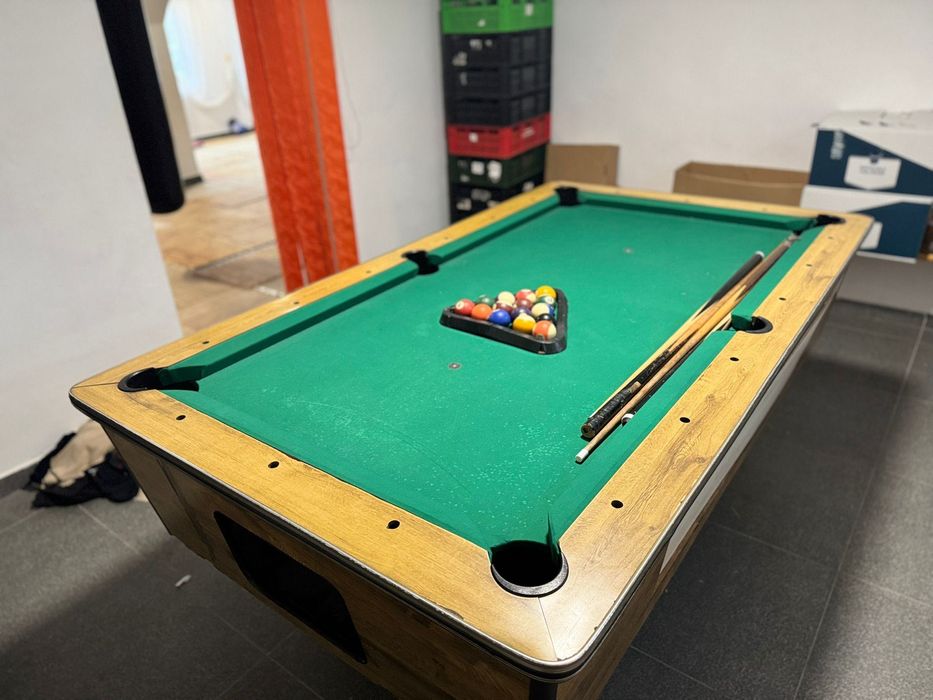 Masă de biliard în stare bună