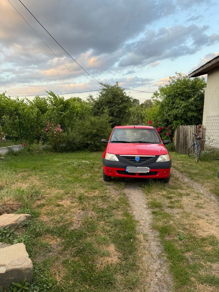 Vând Dacia Logan