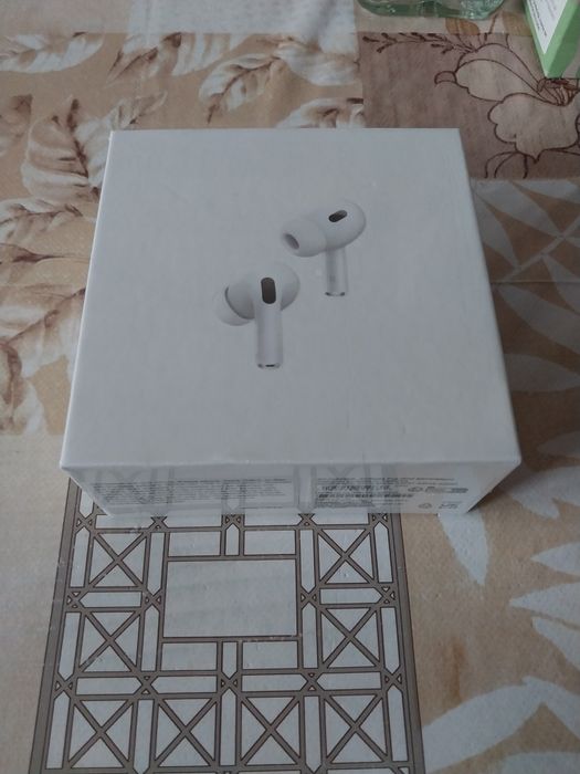 Vand AirPods Pro sigilate( de preferat sa fiti din arad)