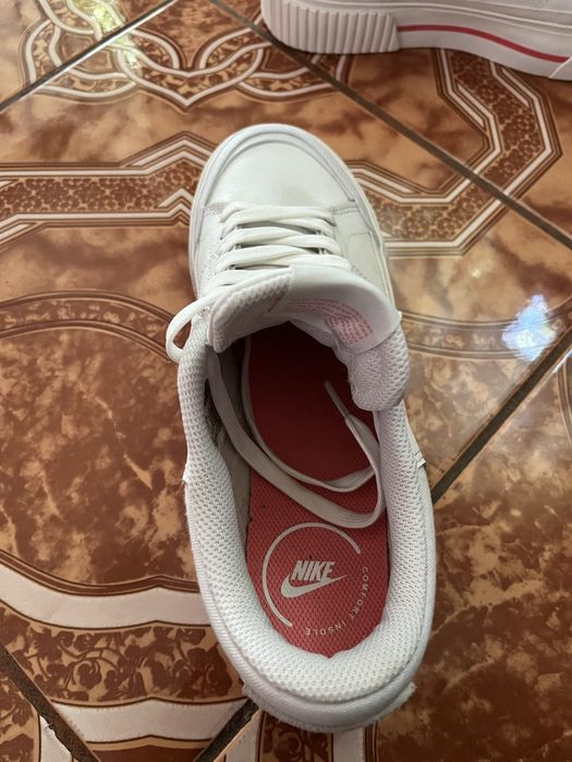 Adidasi nike, purtati de 3 ori, în cea mai buna stare