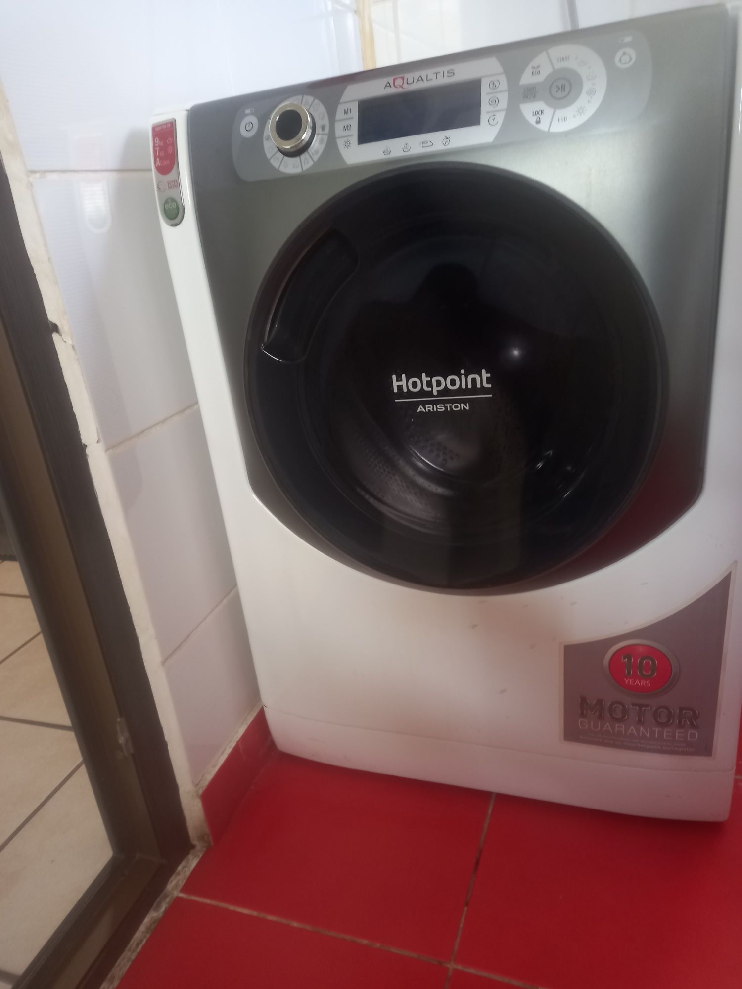 Masina de spălat cu uscător hotpoint