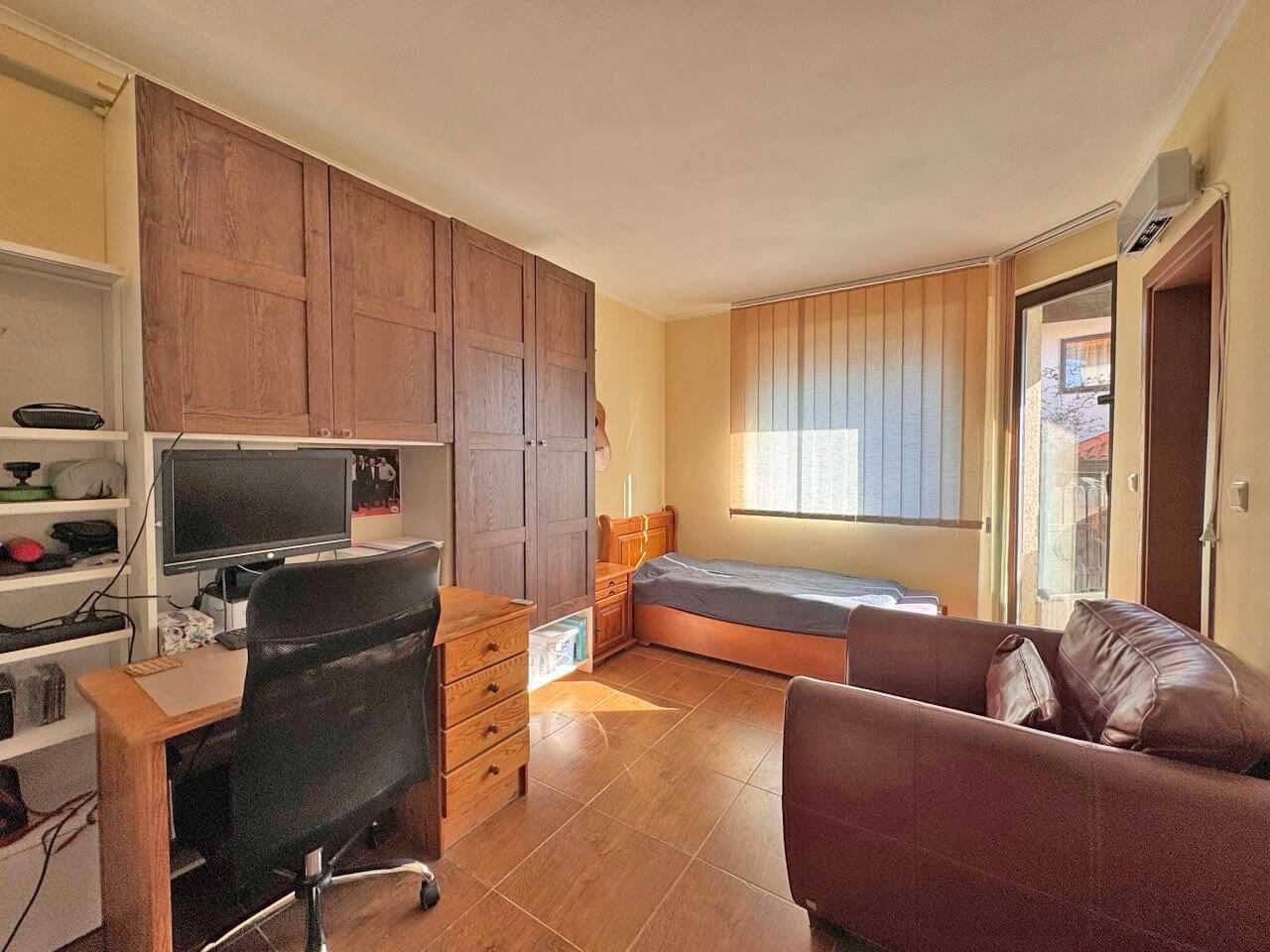 Просторен тристаен апартамент в к-с „Bay View Villas“, Кошарица