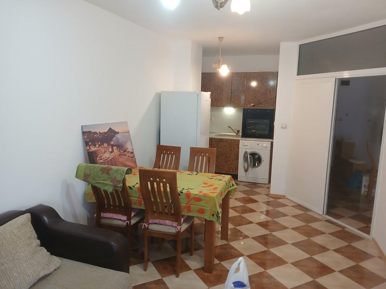 Дава се под наем Двустаен апартамент в Пловдив, Център - 50 кв.м за 350 € - Снимка #1