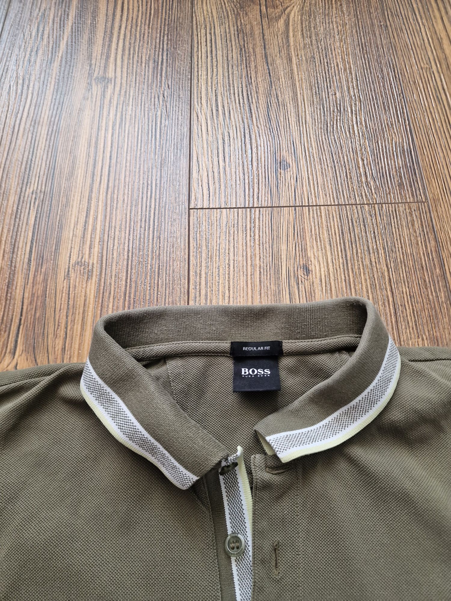 Страхотна мъжка тениска HUGO BOSS размер 2XL / XL