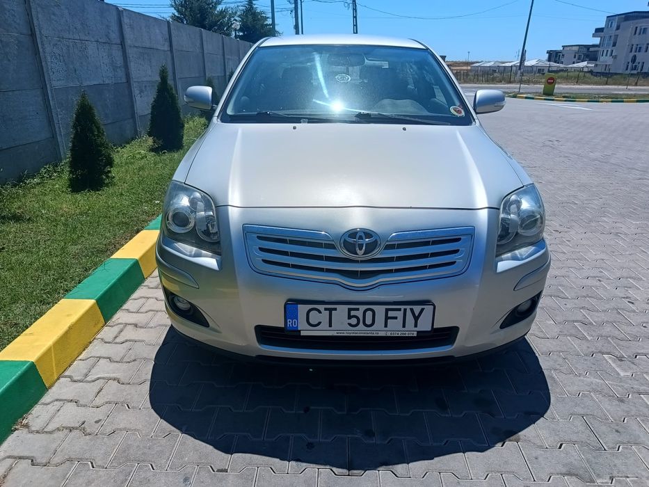 Vând sau schimb Toyota Avensis T25.  2.0