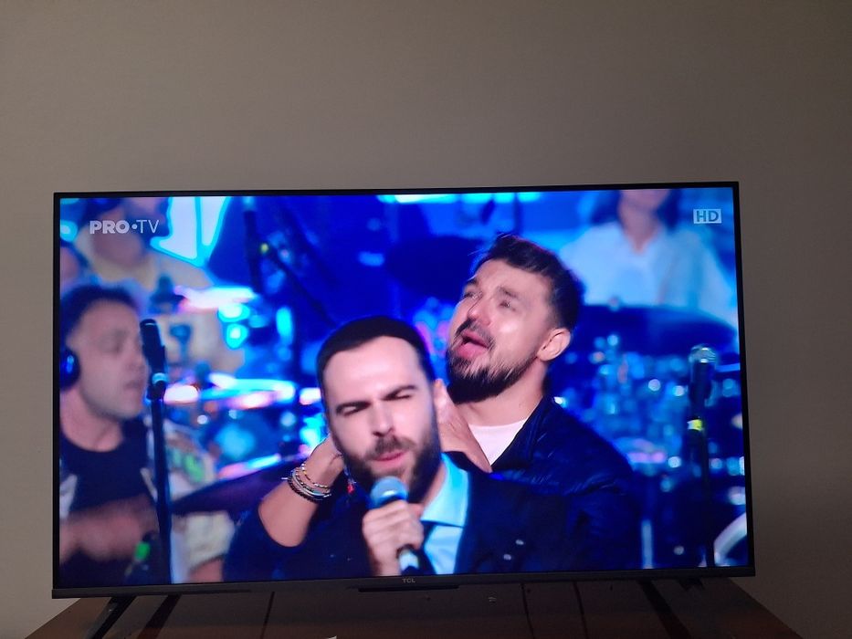 televizor tcl 4k 108 cm