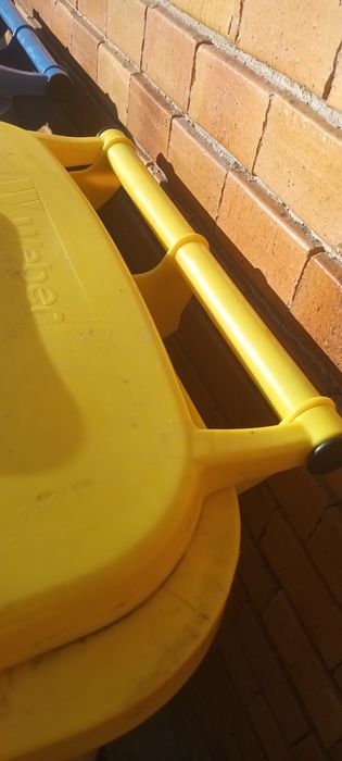 Tomberon/pubela 240 L