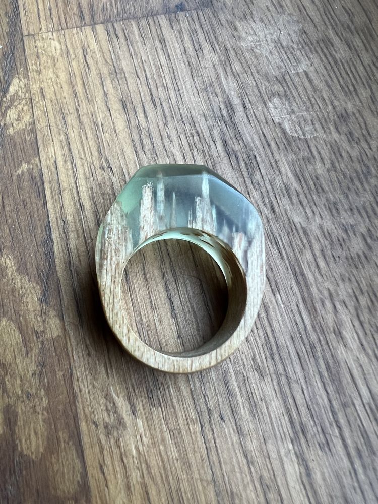 Inel de lemn cu rășină - lucrat manual