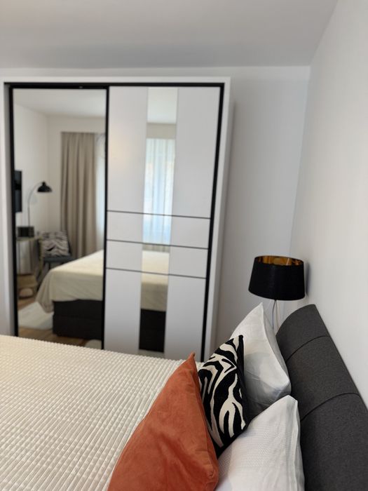 Inchiriez Apartament 3 camere, decomandat, complet utilat si mobilat