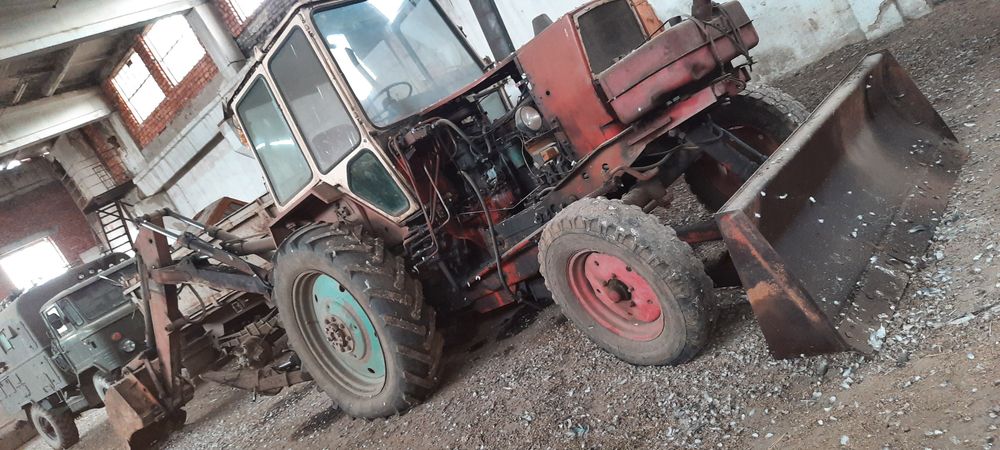 Трактор Экскаватор