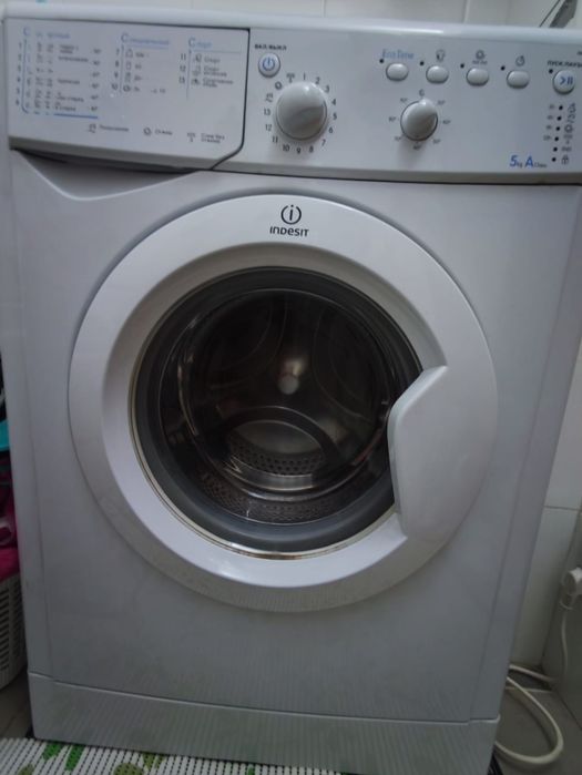 Стиральная машина Indesit на запчасти.
