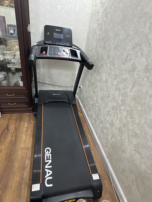 Продам беговую дорожку GENAU в отличном состоянии.