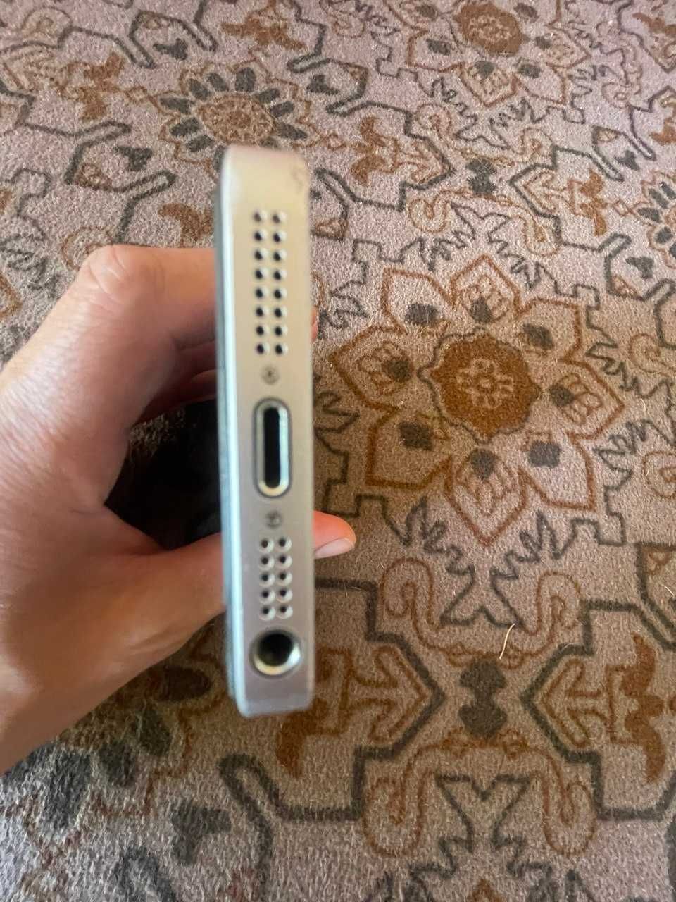 iphone SE  2016 sotiladi