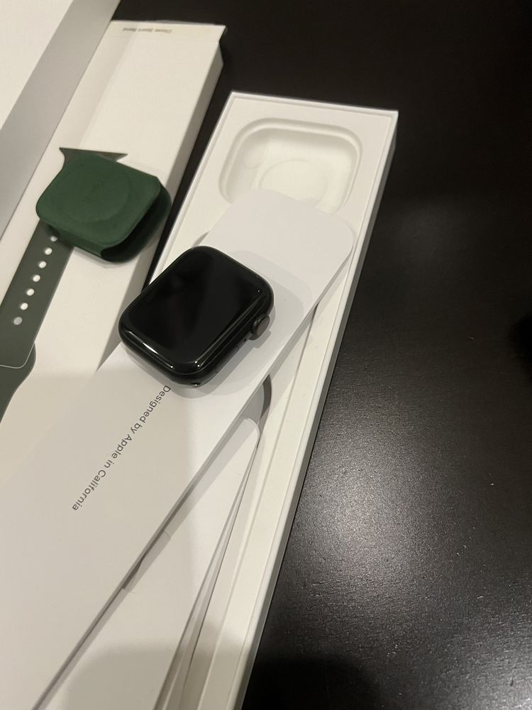 Apple Watch 7, GPS, Cellular,  Green Aluminium 45mm, Clover Sport Band