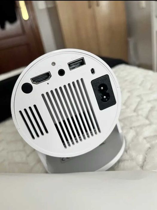 Mini Proiector Video Smart – Cinema la tine acasă