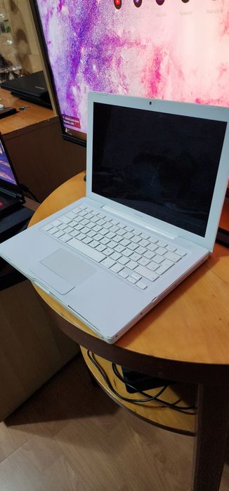 Laptop Apple MacBook A1181 – perfect functional