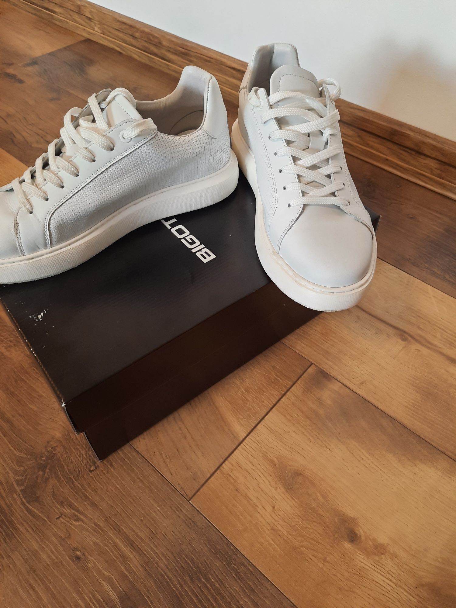 Pantofi casual, Bigotti, măsura 42