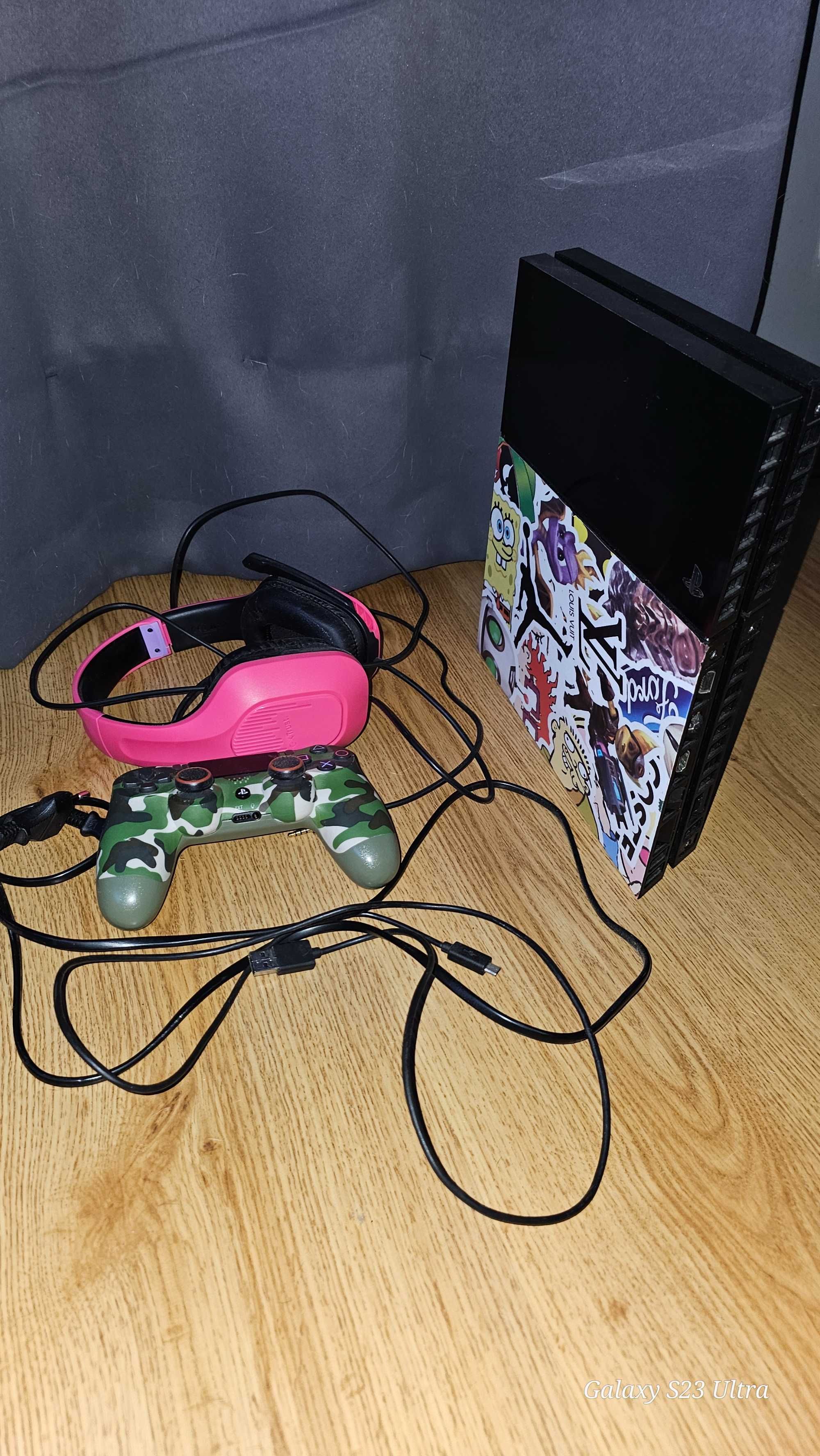Playstation 4 console+Controller+Headset!!!