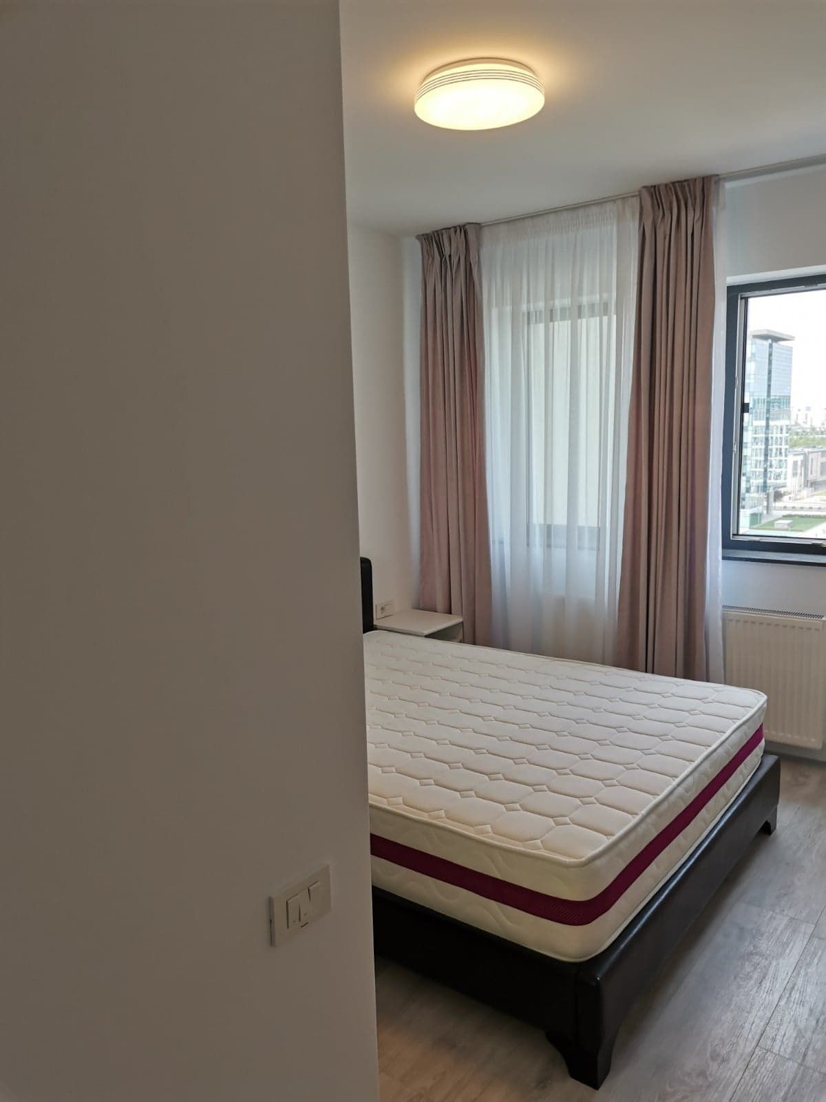 Vând apartament cu 2 camere 4city Pipera Omv