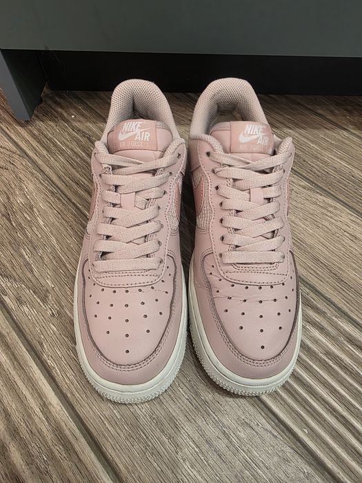 Дамски маратонки NIKE AIR FORCE  1