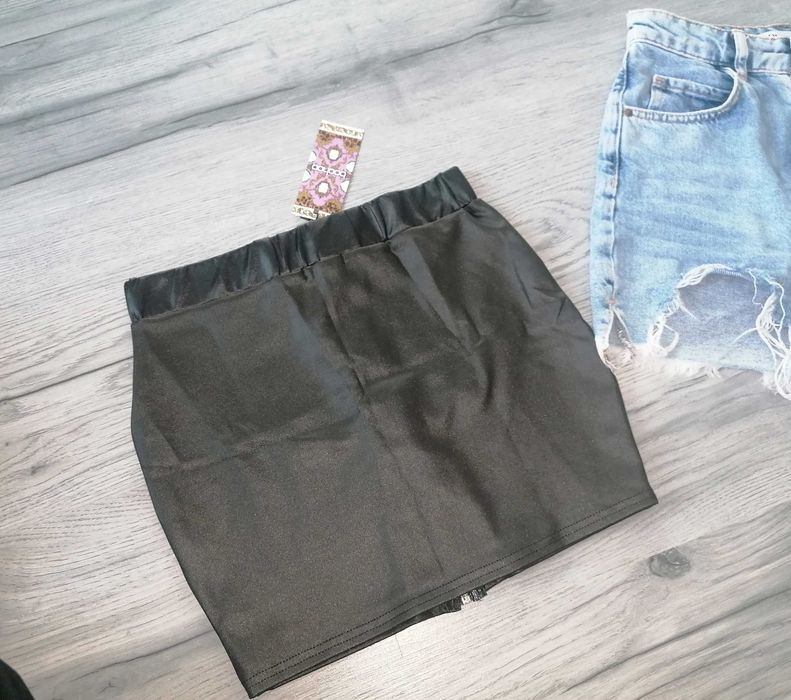 Fustita dama noua Boohoo xs