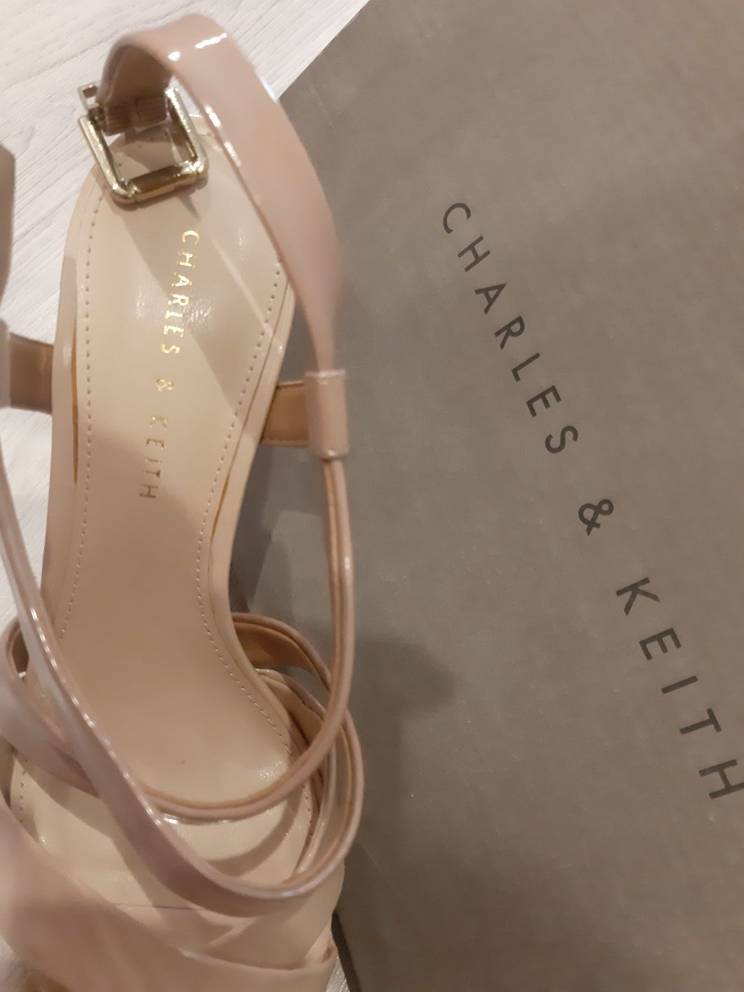 Туфли босоножки Charles and Keith