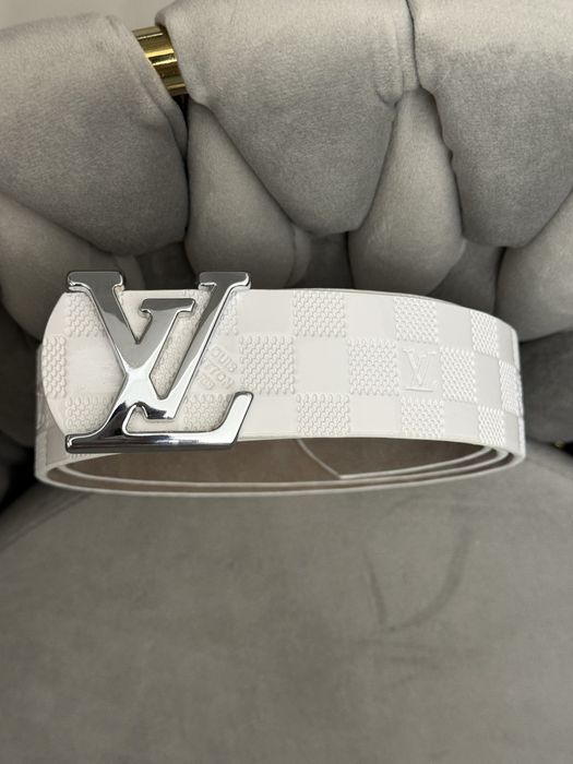 Curea Louis Vuitton albă