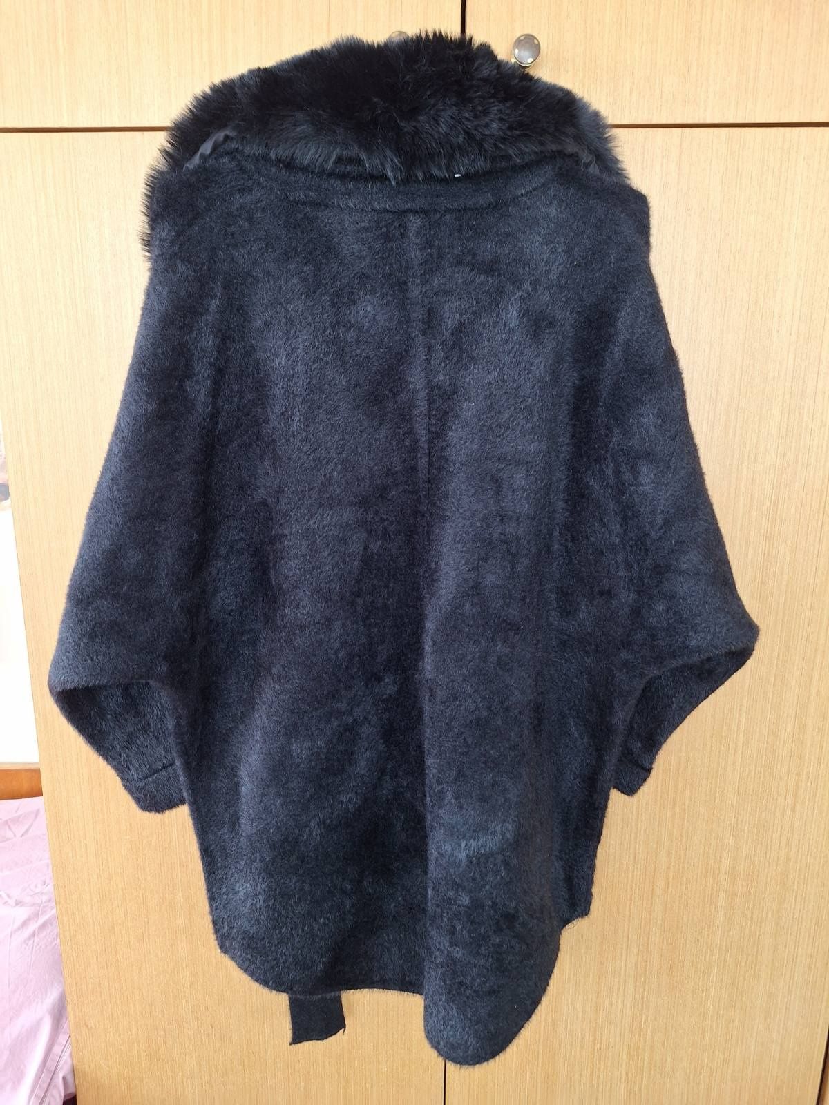 Продавам зимно дамско палто
