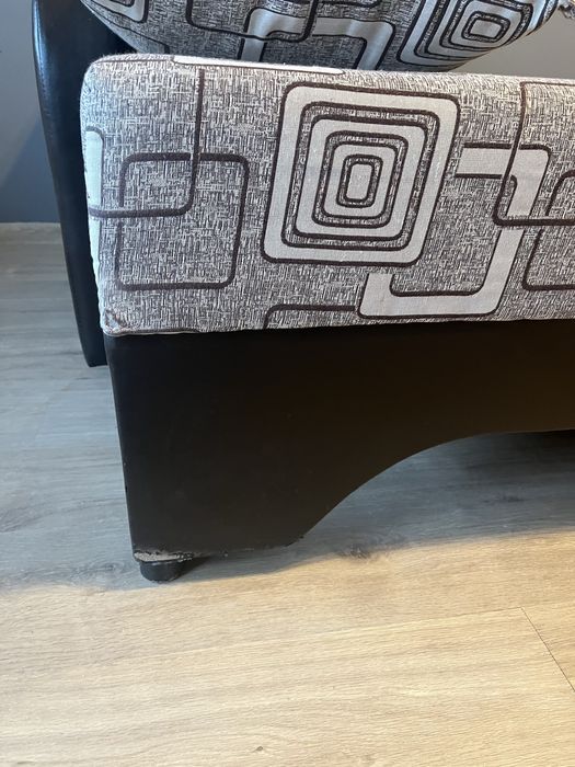 Vând 2 canapele extensibile