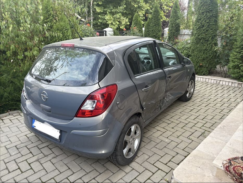 Opel Corsa automata pentru dezmembrare