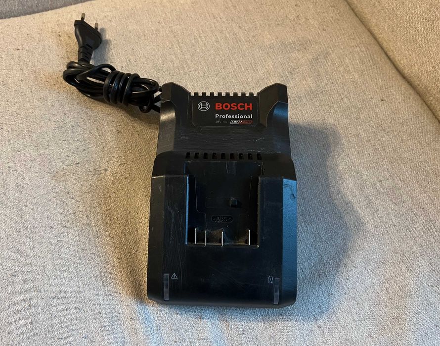 Incarcator original Bosch GAL 18V-40 AMP Share