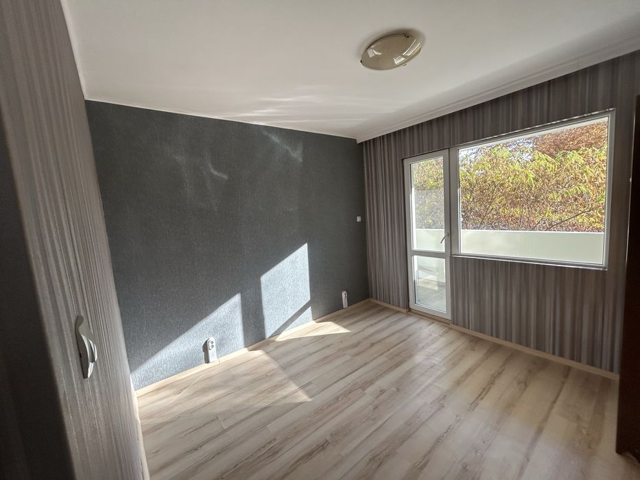 Тристаен апартамент-Пазарджик