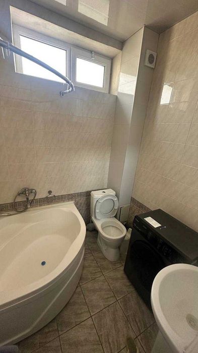 Ватний Қон қуйиш 4 қаватда 1 хонали квартира ижарага берилади.ID: 1493