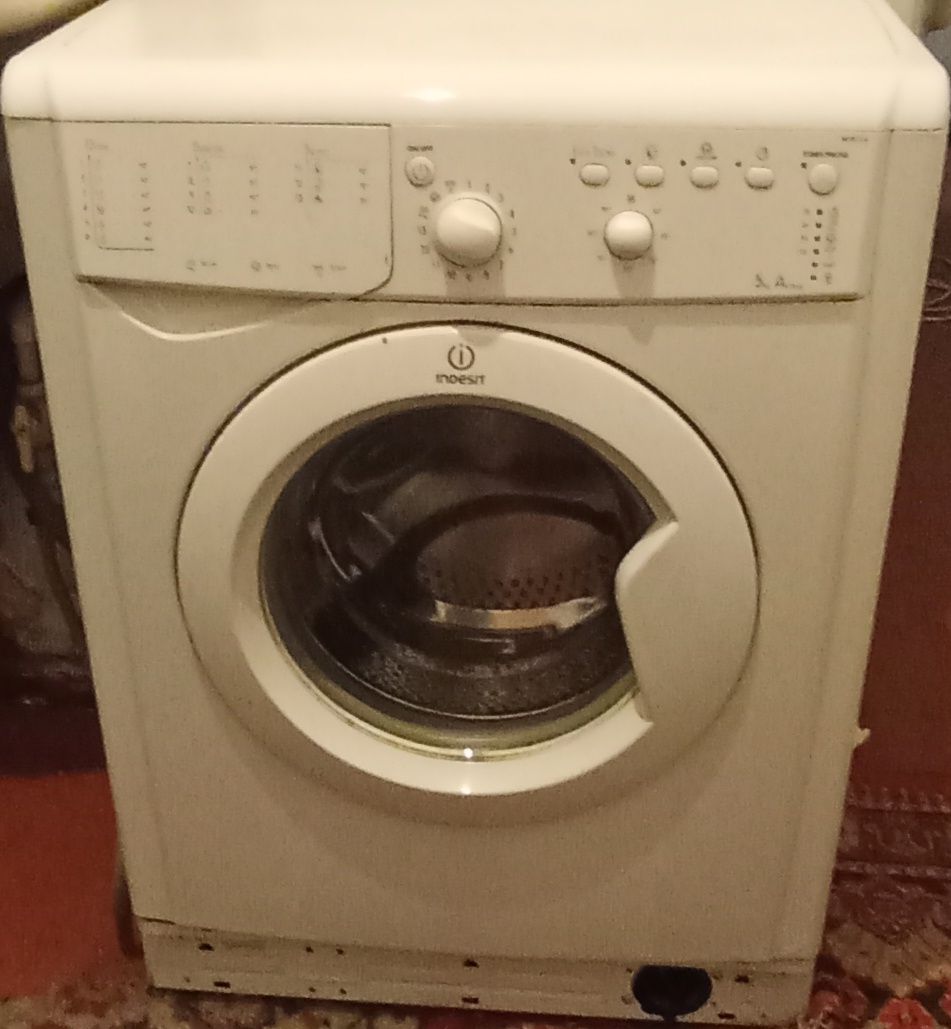 Стиральная машина indesit
