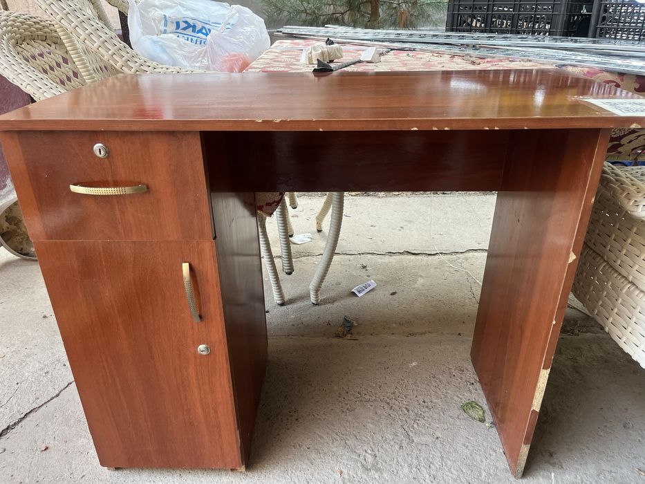 Офисный парта стуль