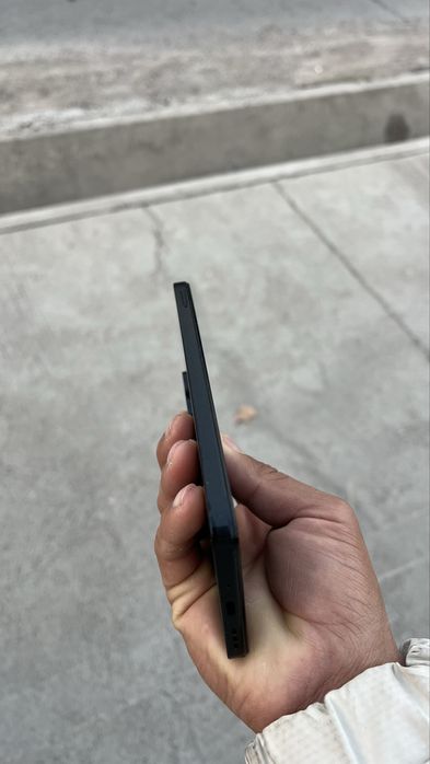 Redmi 13c 8/256 qiz bola tutgan/800 taqalgani