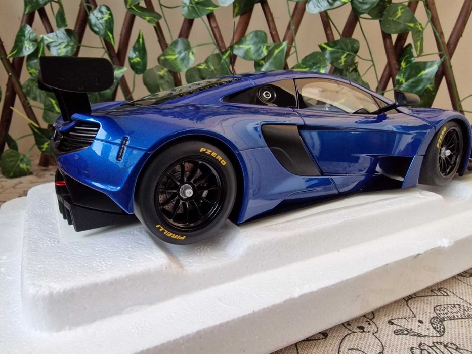 AutoART 1:18 Мащаб McLAREN 650 GT3