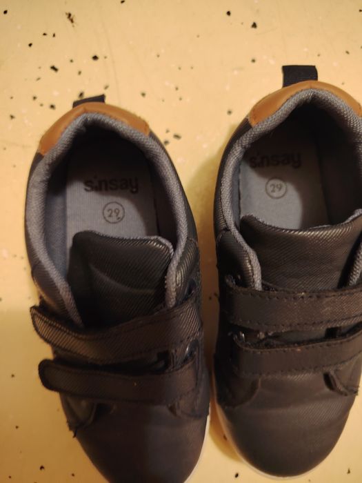 Teniși nr29 in stare foarte bună