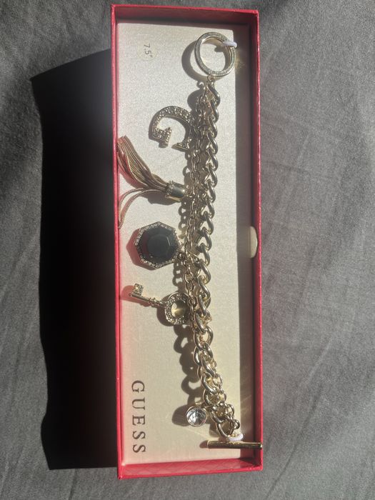 Дамска гривна guess