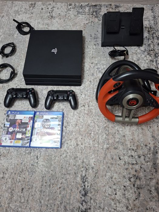 Ps4 pro 2 controllere originale , Volan cu pedale