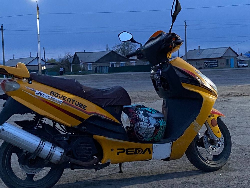 Продам скутер Adventure peda