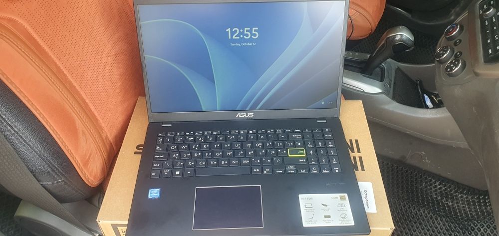 Noutbuk ASUS sotiladi yangi ishlatilmagan