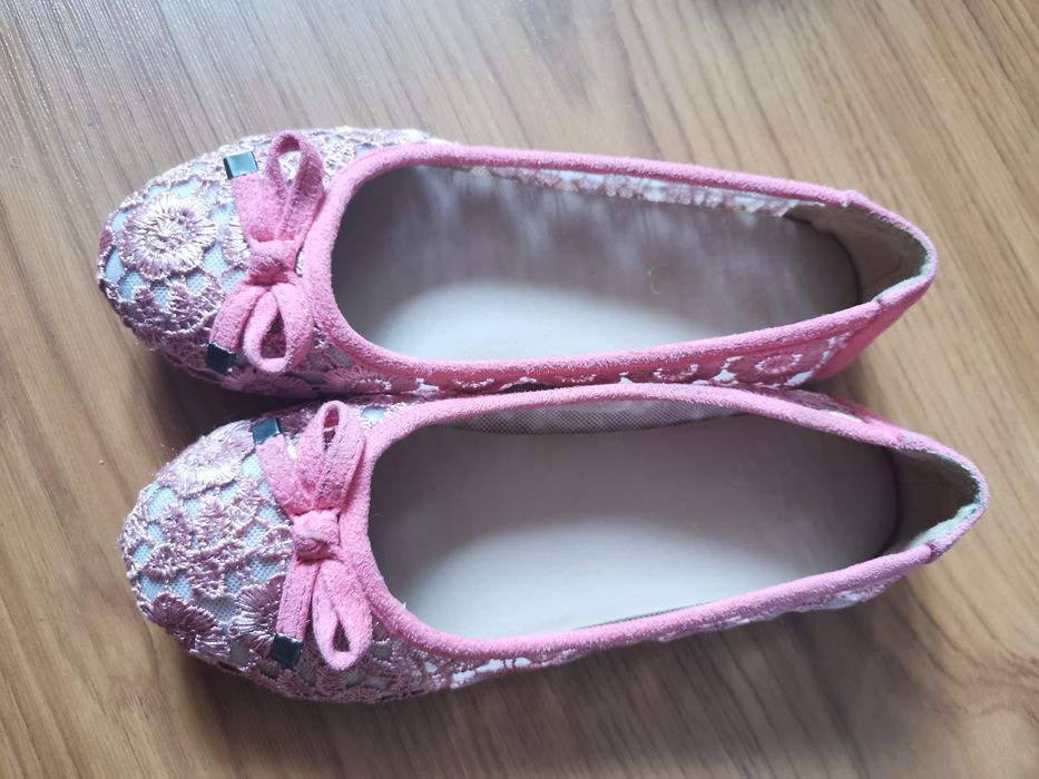 Пантофки/ обувки и Сандали за момиче