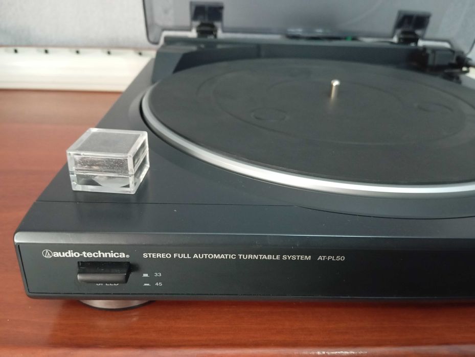 Продам проигрыватель винил дисков AUDIO-TECHNICA.