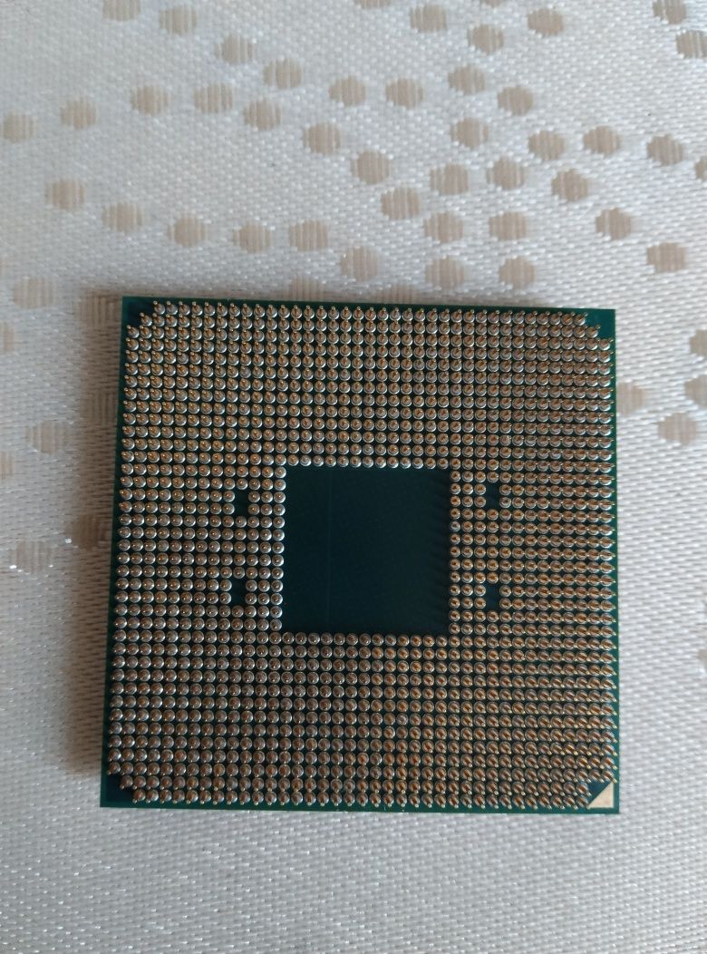 Процессор AMD Ryzen 3 3100
